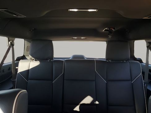 Used 2022 Cadillac Escalade ESV Premium Luxury image 25