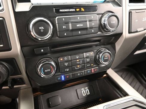 Used 2016 Ford F150 Lariat AWD/4WD image 42
