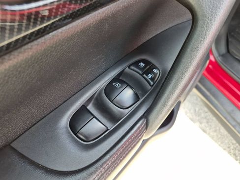 Used 2017 Nissan Rogue SL FWD image 19
