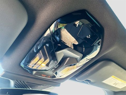 Used 2025 BMW X3 xDrive30i w/ Convenience Package image 18