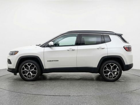 Used 2025 Jeep Compass Limited AWD/4WD image 5