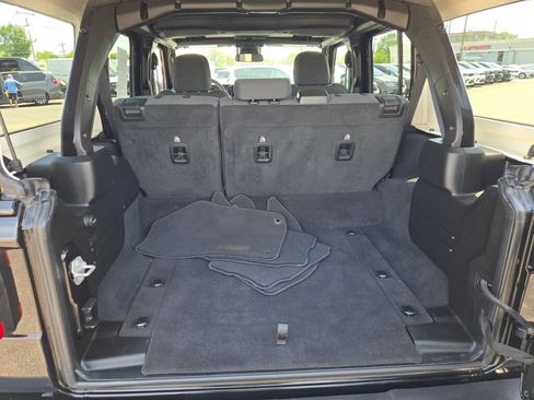 Certified 2025 Jeep Wrangler Unlimited Sahara AWD/4WD image 24