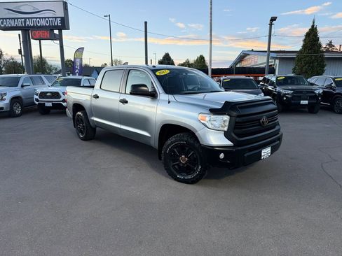 Used 2017 Toyota Tundra SR5 w/ SR5 Upgrade Package AWD/4WD image 2