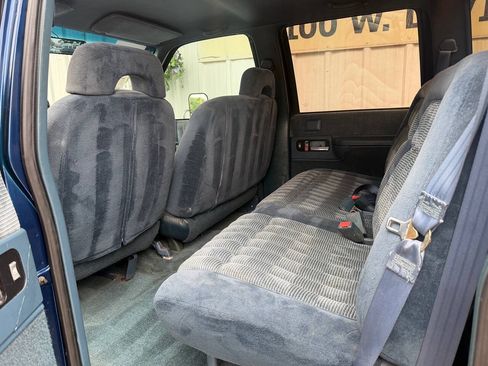 Used 1993 Chevrolet Silverado 3500 2WD Crew Cab image 17