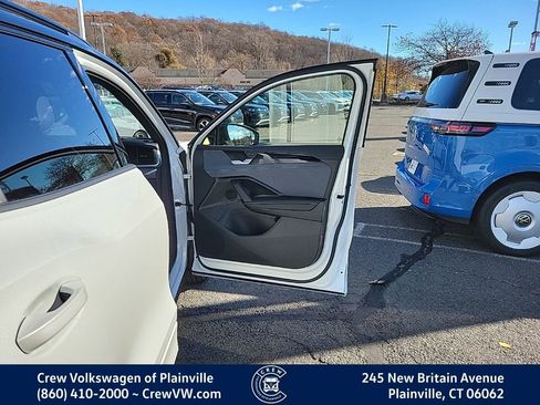 New 2026 Volkswagen Tiguan SE R-Line image 42