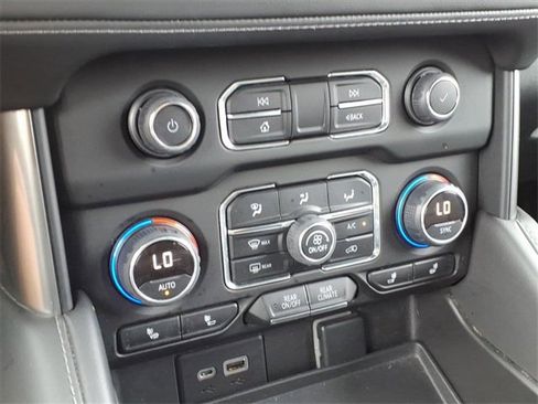 Used 2022 Chevrolet Tahoe LT w/ Luxury Package image 25