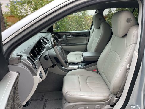 Used 2013 Buick Enclave Leather image 11