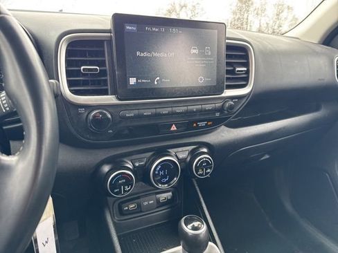 Used 2022 Hyundai Venue SEL image 9