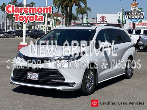 Used 2024 Toyota Sienna XLE w/ XLE Plus Package AWD/4WD image 1