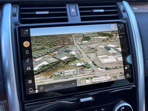 Certified 2024 Land Rover Discovery S image 16