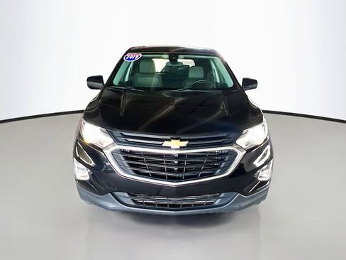 Used 2019 Chevrolet Equinox LT w/ Driver Convenience Package FWD image 3