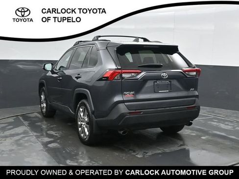 Used 2021 Toyota RAV4 XLE Premium image 9