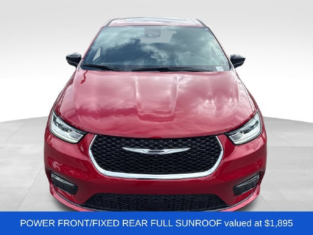 New 2025 Chrysler Pacifica Select AWD/4WD image 2
