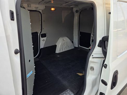 Used 2022 RAM ProMaster City Tradesman FWD image 21