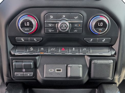 Used 2021 Chevrolet Silverado 1500 LT Trail Boss w/ Convenience Package II AWD/4WD image 21