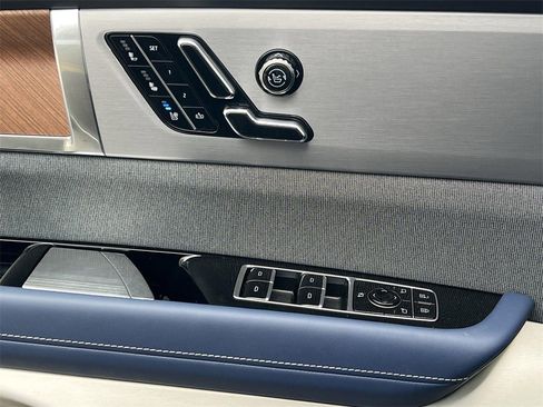 New 2026 Cadillac Vistiq Premium Luxury image 23