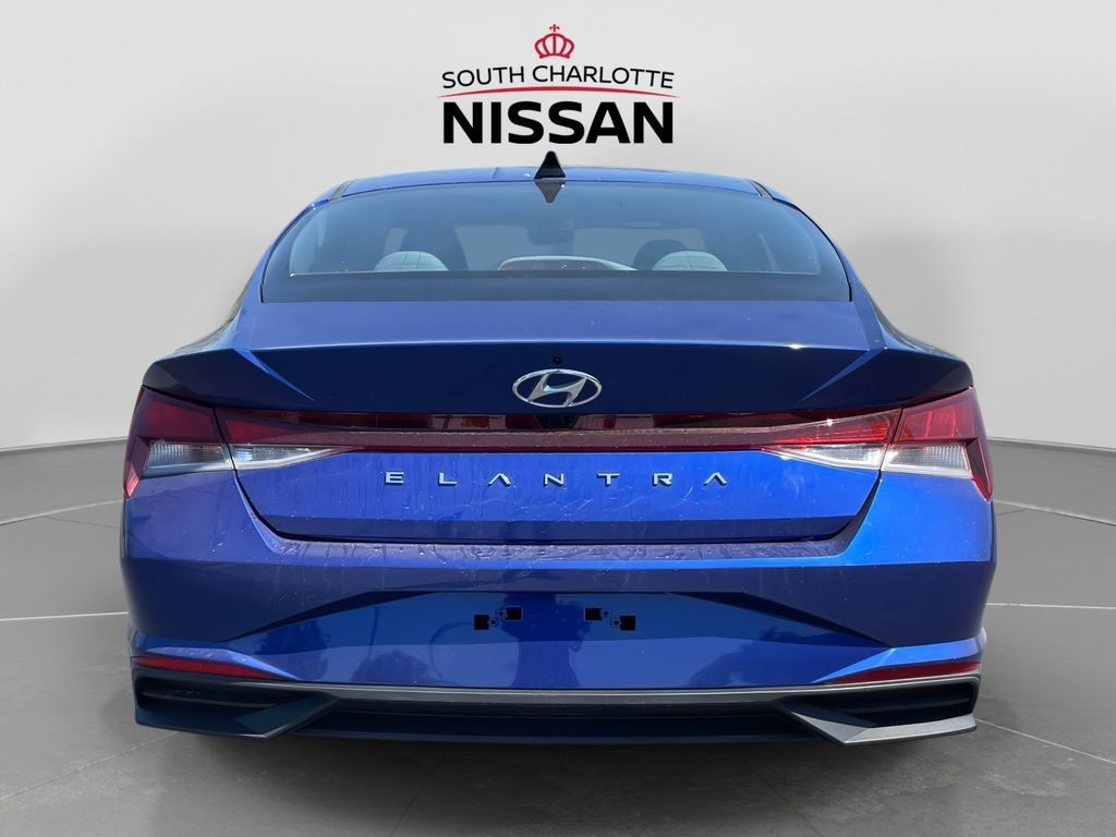 Used 2023 Hyundai Elantra SEL w/ Convenience Package FWD image 5