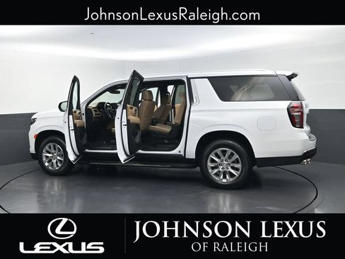 Used 2024 Chevrolet Suburban Premier AWD/4WD image 38