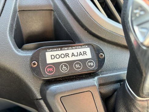 Used 2018 Ford Transit 150 XL image 24