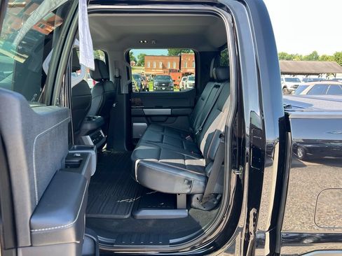 Used 2025 Ford F250 Lariat w/ Tremor Off-Road Package AWD/4WD image 16