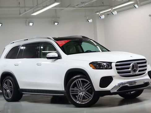 Certified 2026 Mercedes-Benz GLS 450 4MATIC image 8
