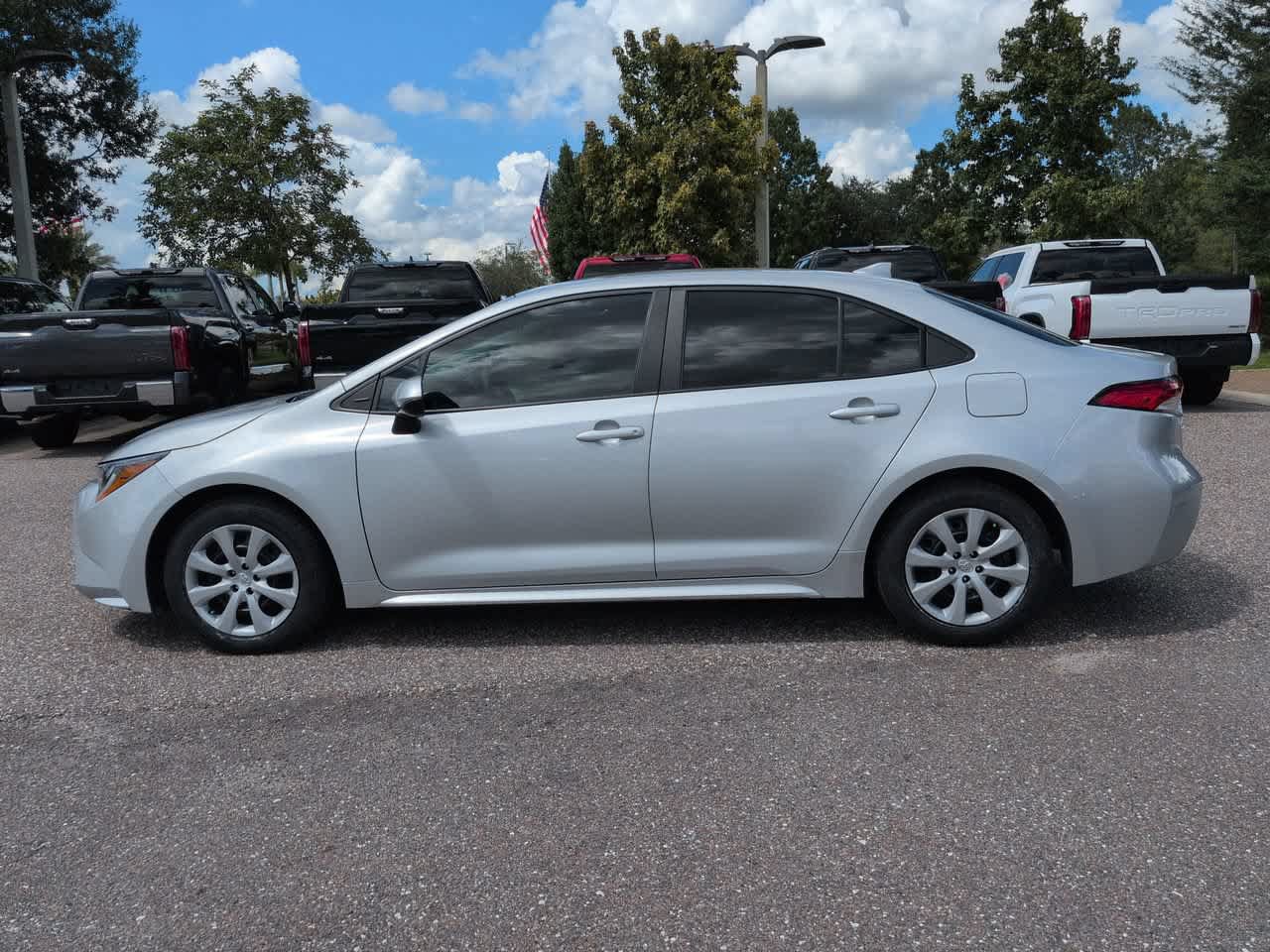 Certified 2022 Toyota Corolla LE FWD image 3