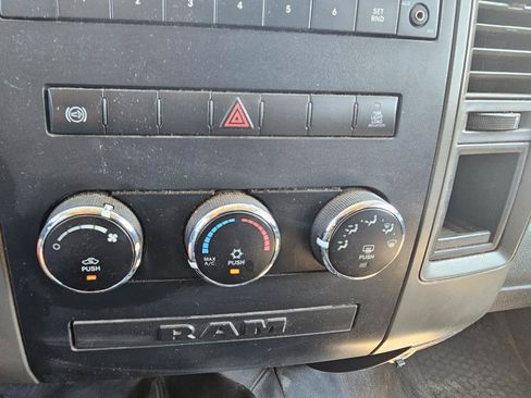 Used 2011 RAM 2500 ST w/ ST Popular Equipment Group AWD/4WD image 39