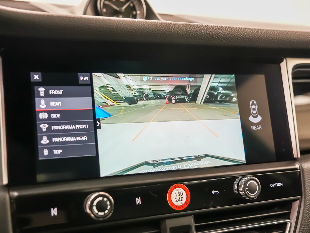 Certified 2024 Porsche Macan AWD/4WD image 28