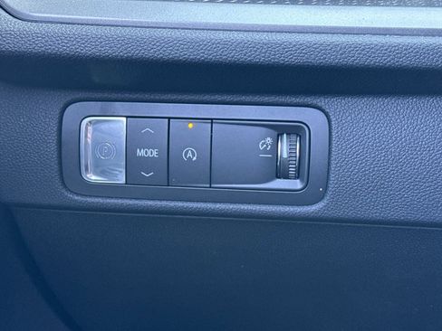 Used 2026 Chevrolet Traverse LT w/ Midnight/Sport Edition image 38