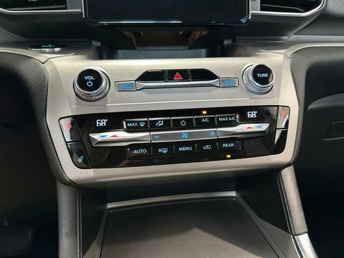 Used 2021 Ford Explorer XLT w/ Equipment Group 202A AWD/4WD image 53