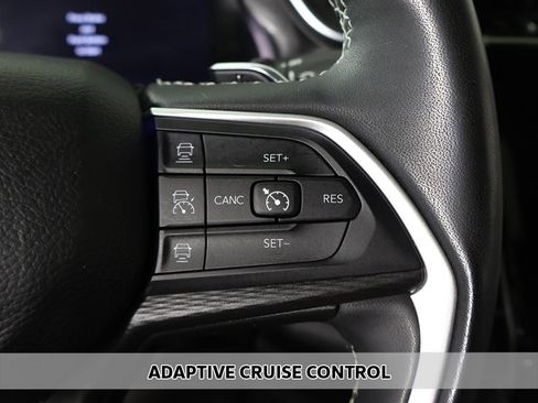 Used 2023 Jeep Grand Cherokee L Laredo AWD/4WD image 4