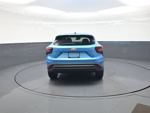 New 2026 Chevrolet Trax LS w/ LS Convenience Package FWD image 4