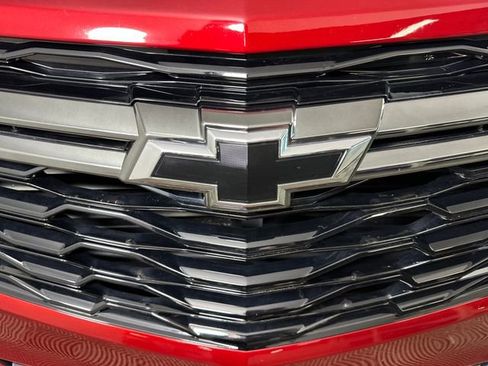 Used 2023 Chevrolet Equinox RS w/ LPO, Floor Liner Package image 9