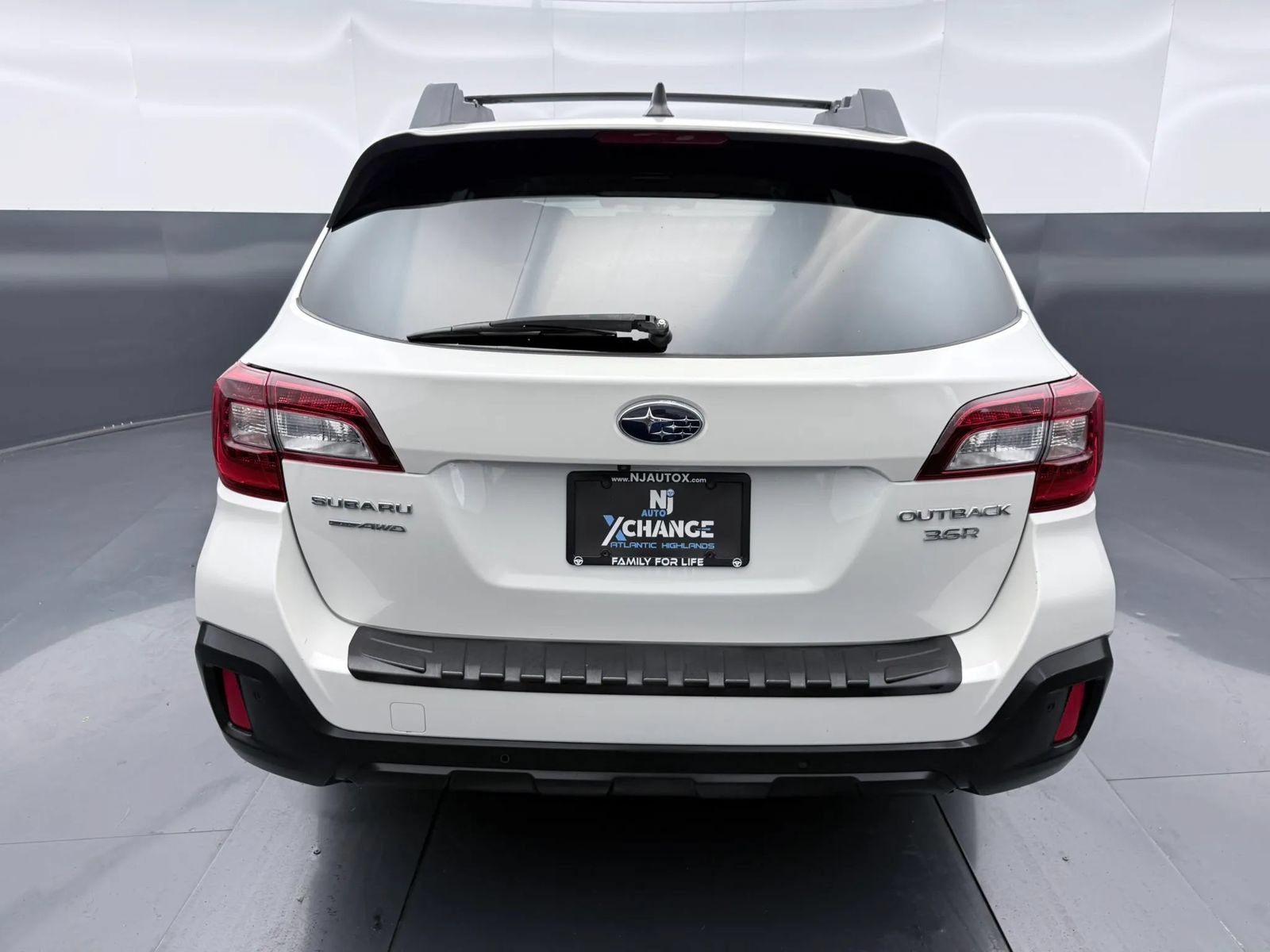 Used 2018 Subaru Outback 3.6R Limited AWD/4WD image 6
