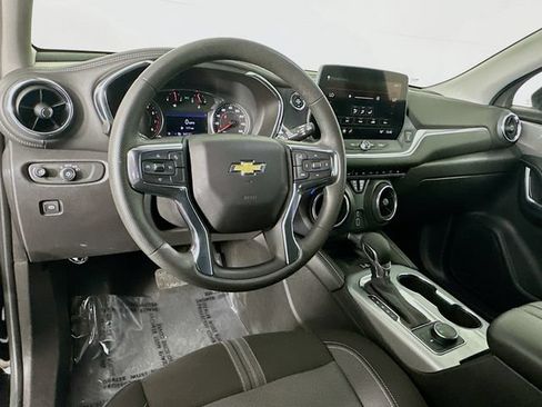 Used 2024 Chevrolet Blazer LT w/ Convenience Package FWD image 11
