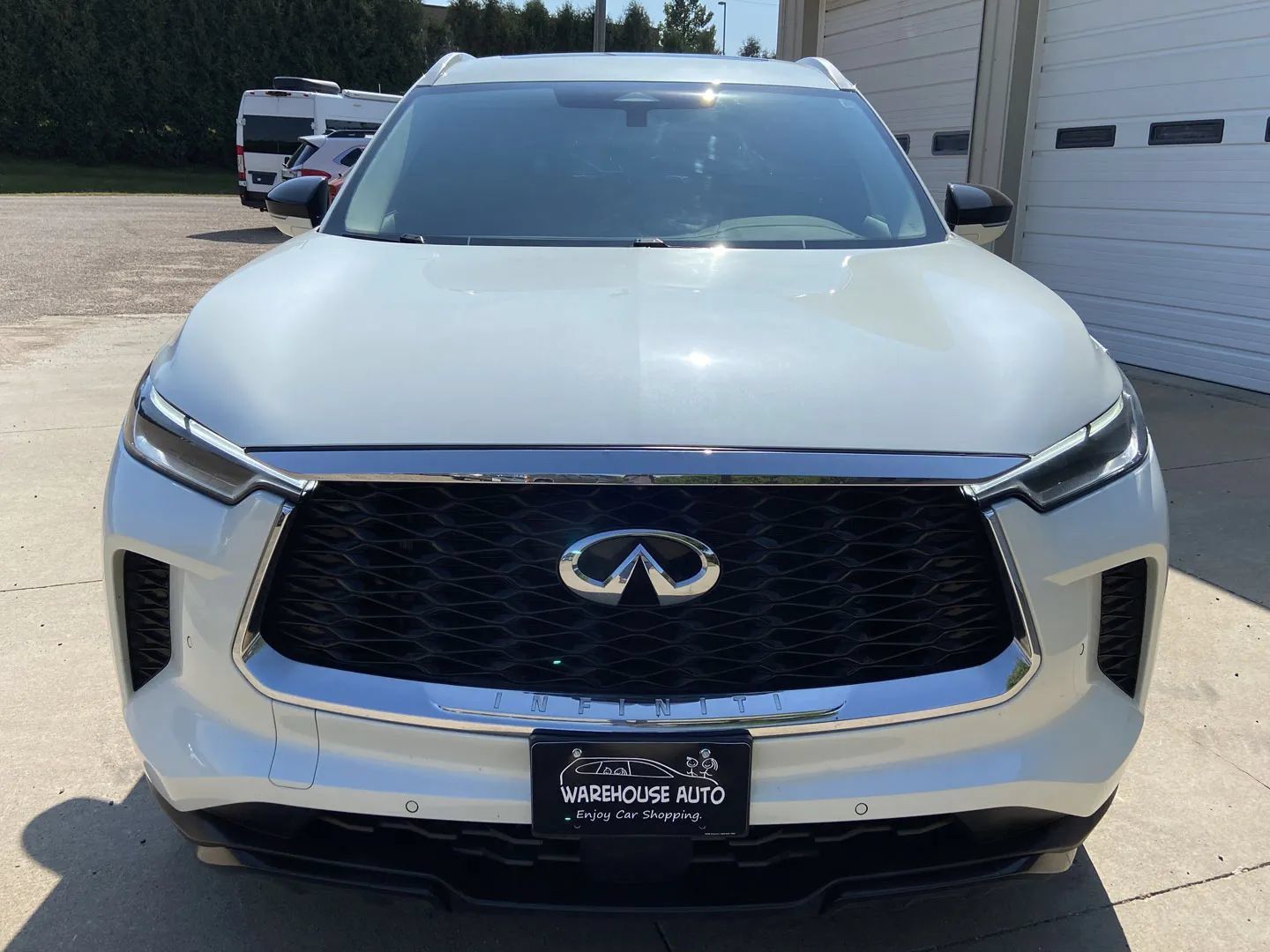 Used 2023 INFINITI QX60 Luxe AWD/4WD image 3