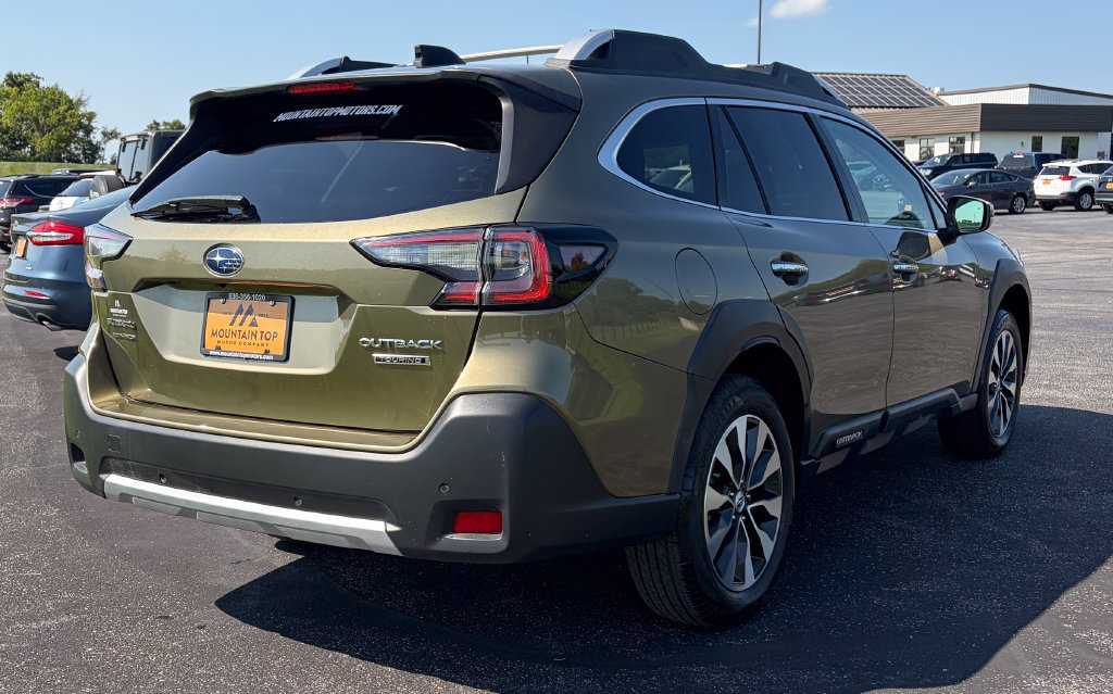 Used 2024 Subaru Outback Touring AWD/4WD image 32