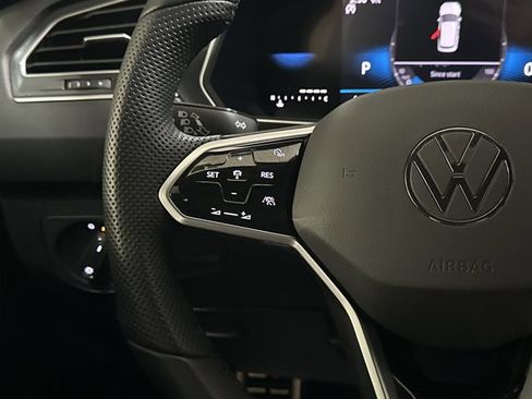 Certified 2024 Volkswagen Tiguan SE R-Line image 30