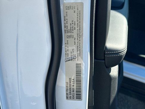 New 2025 Jeep Grand Cherokee L Limited w/ Luxury Tech Group II image 24