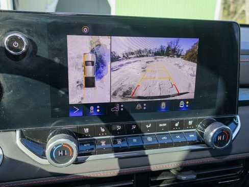 Certified 2024 Chevrolet Colorado Z71 w/ Z71 Convenience Package 2 image 18