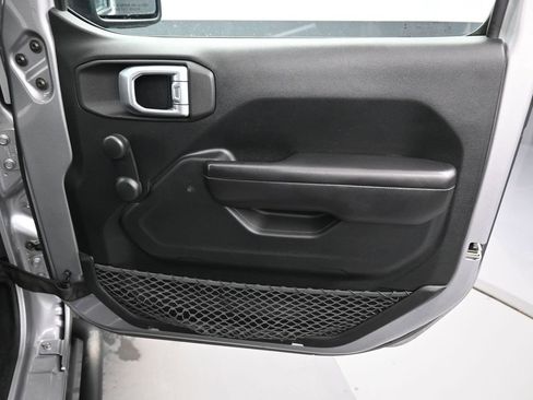 Used 2020 Jeep Wrangler Sport image 29