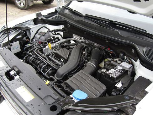 New 2026 Volkswagen Taos SE AWD/4WD image 21