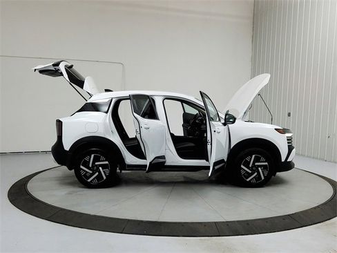 New 2026 Nissan Kicks SV w/ SV Premium Package image 16