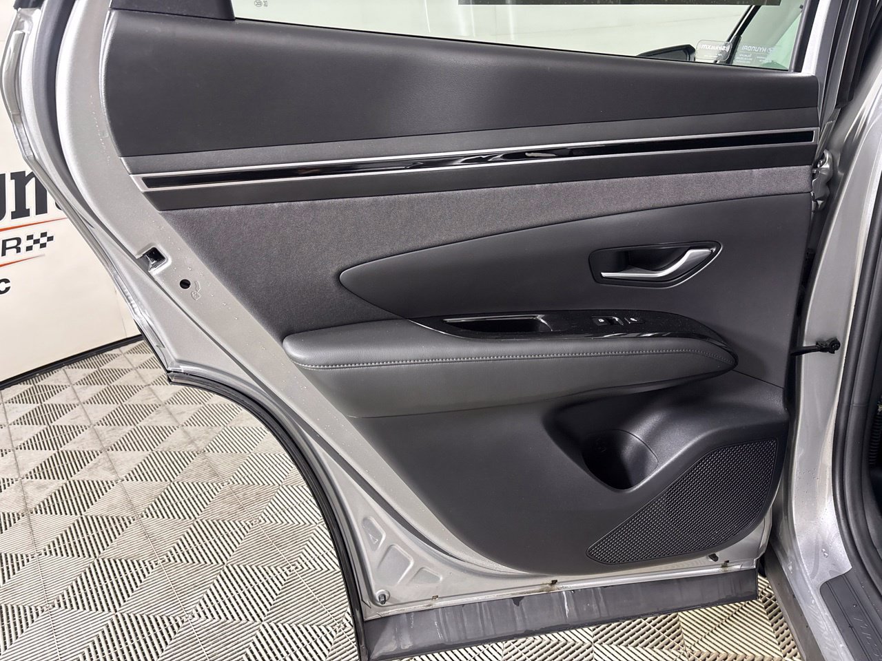 Used 2023 Hyundai Tucson Limited AWD/4WD image 27