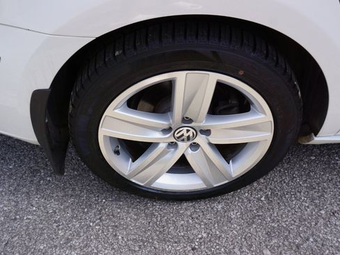 Used 2016 Volkswagen CC Sport image 11