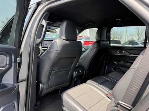 Certified 2025 Ford Explorer ST-Line w/ ST-Line Street Pack AWD/4WD image 18