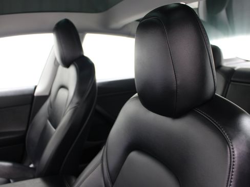 Used 2021 Tesla Model 3 Long Range AWD/4WD image 4