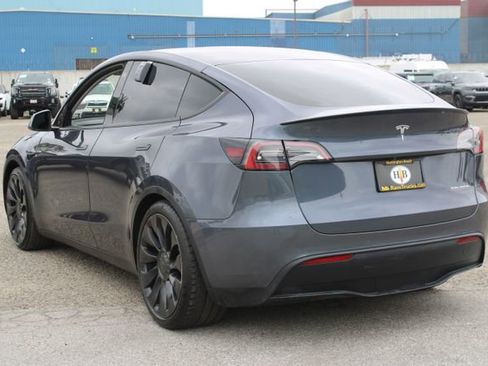 Used 2022 Tesla Model Y Performance AWD/4WD image 3