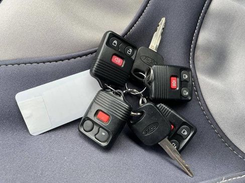 Used 2001 Ford Escape XLS image 44