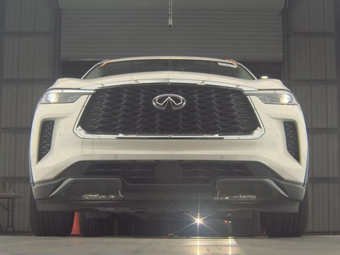 Certified 2025 INFINITI QX60 Sensory w/ Vision Package AWD/4WD image 15
